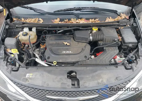 2017 Chrysler Pacifica Touring-L из США, поврежденный, VIN 2C4RC1BG7HR675750